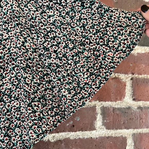 SOLD Floral romper - Picture 6 of 8